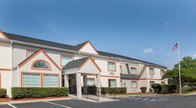 Microtel Inn & Suites by Wyndham Columbia/Fort Jackson N