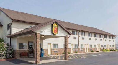 Super 8 by Wyndham Dixon