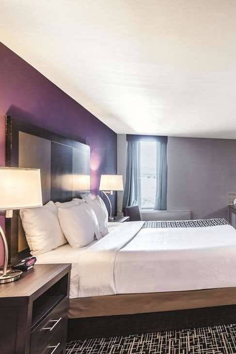 Hotel La Quinta Inn Ste CO Springs N photo 1