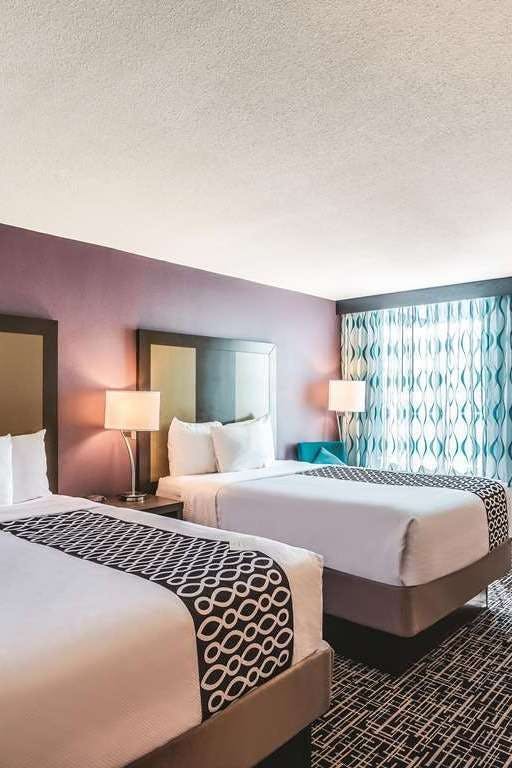 Hotel La Quinta Inn Ste CO Springs N photo 3