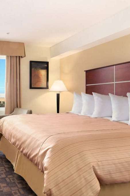 Hotel Days Inn Grande Prairie photo 1