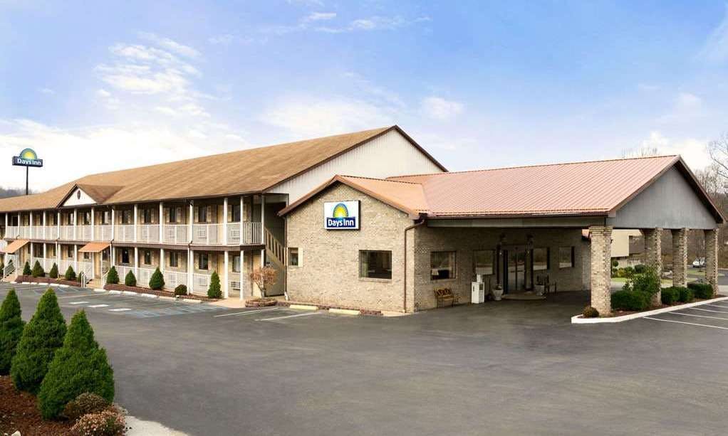 Days Inn by Wyndham Huntington