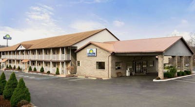 Days Inn by Wyndham Huntington