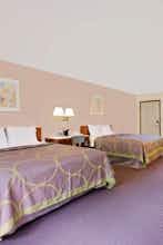 Hotel Super 8 Keystone/Mt. Rushmore photo 2
