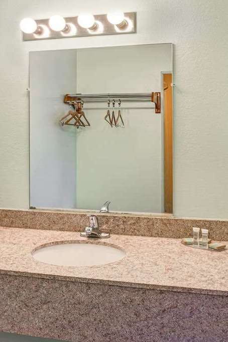 Hotel Super 8 by Wyndham Yreka photo 5