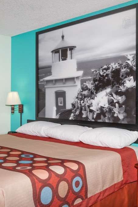 Hotel Super 8 by Wyndham Yreka photo 1