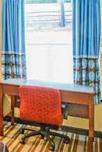 Hotel Super 8 by Wyndham Caryville TN photo 3