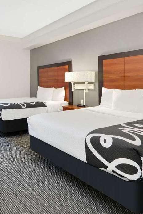 Hotel La Quinta Inn & Suites by Wyndham Dallas North Central photo 2