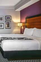 Hotel La Quinta Inn & Suites by Wyndham Dallas North Central photo 1