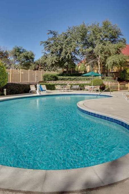 Hotel La Quinta Inn & Suites by Wyndham Dallas North Central photo 4