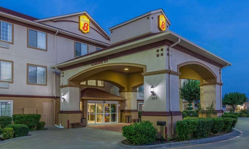 Super 8 by Wyndham Hillsboro TX