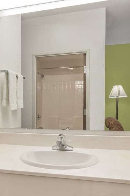 Hotel Super 8 by Wyndham Hillsboro TX photo 3