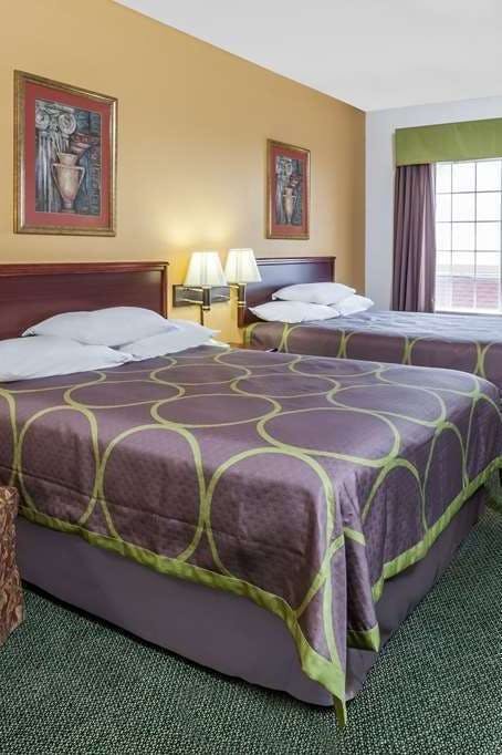 Hotel Super 8 by Wyndham Hillsboro TX photo 1