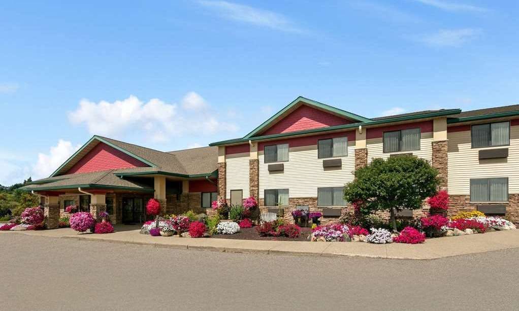 Super 8 by Wyndham Eveleth