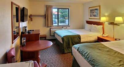 Hotel Days Inn Suites Traverse City photo 4