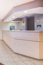 Hotel Microtel Claremore photo 4