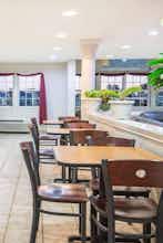 Hotel Microtel Claremore photo 5