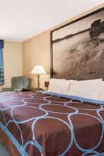 Hotel Super 8 by Wyndham Hutchinson photo 1