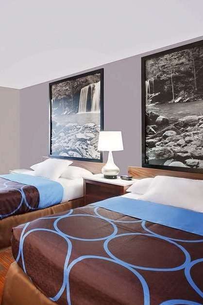 Hotel Super 8 by Wyndham Fayetteville photo 2