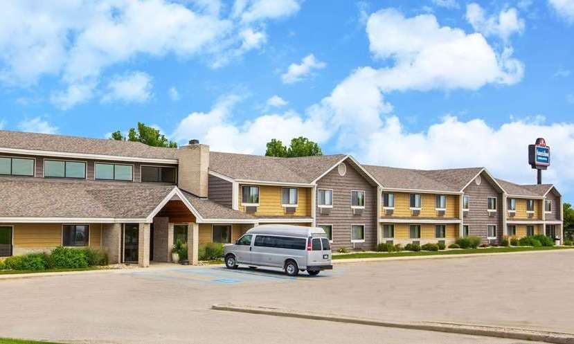 AmericInn by Wyndham Clear Lake