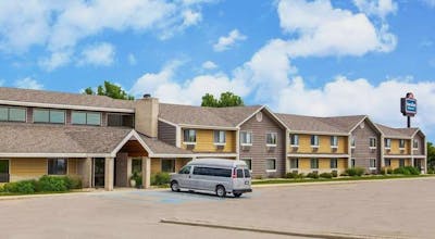 AmericInn by Wyndham Clear Lake