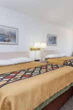 Hotel Days Inn by Wyndham Taber photo 3