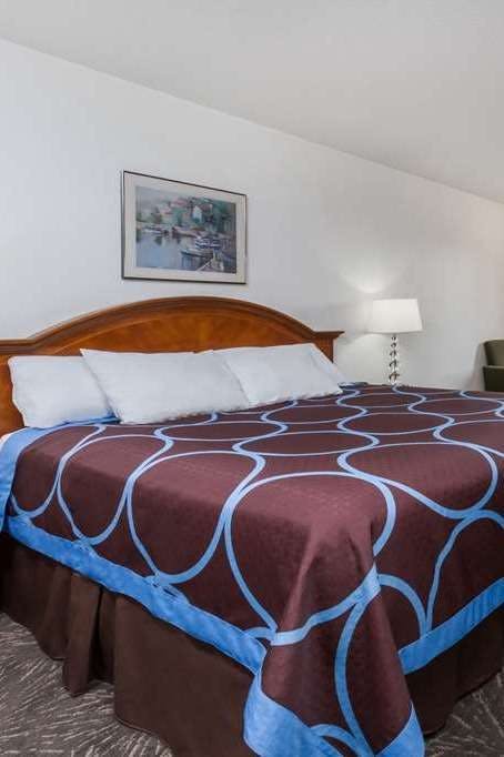 Hotel Days Inn by Wyndham Taber photo 1