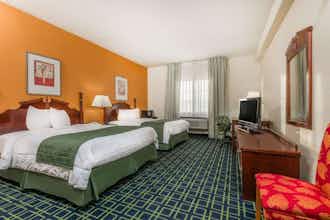 Hotel Baymont Inn Greensburg photo 5