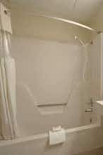 Hotel Days Inn by Wyndham Seneca / Clemson Area photo 3