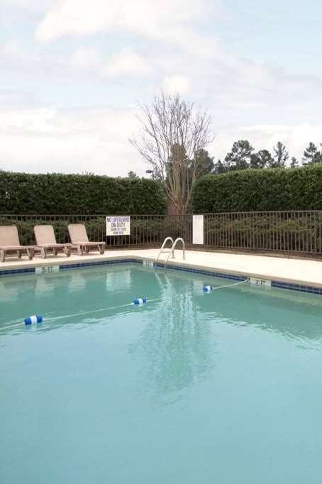 Hotel Days Inn by Wyndham Seneca / Clemson Area photo 4