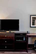 Hotel La Quinta Inn & Suites by Wyndham Marshall photo 3