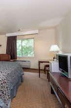 Hotel Days Inn and Suites Kaukauna photo 3