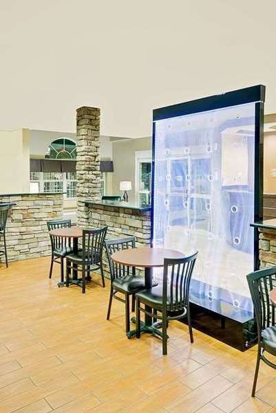 Hotel Microtel by Wyndham Perry National Fairground Area I-75 photo 5