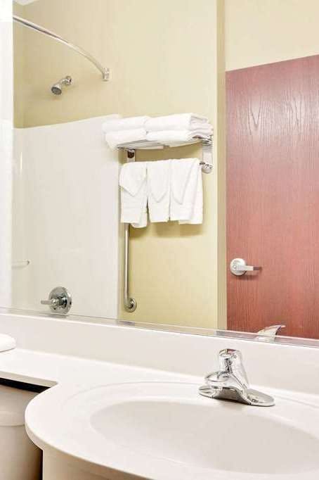 Hotel Microtel by Wyndham Perry National Fairground Area I-75 photo 4