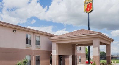 Super 8 by Wyndham Harrisburg