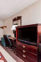 Hotel Super 8 by Wyndham Harrisburg photo 4