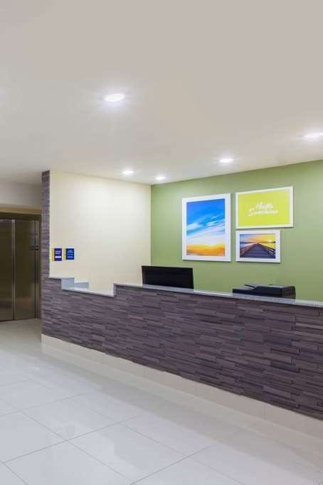 Hotel Days Inn by Wyndham Baton Rouge Airport photo 3