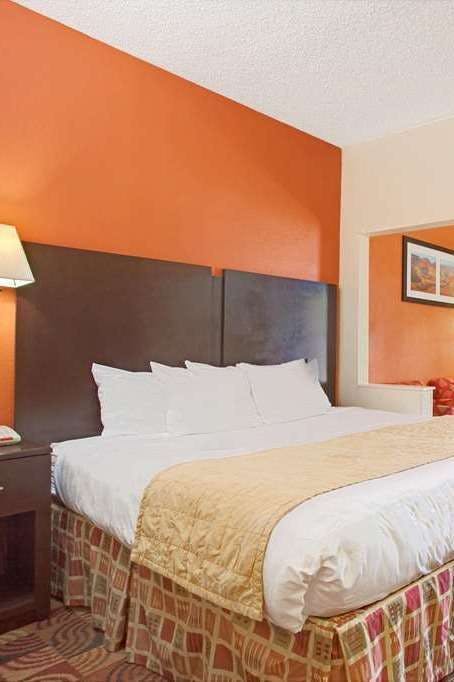 Hotel Days Inn and Suites Ridgeland photo 1