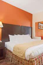 Hotel Days Inn and Suites Ridgeland photo 1
