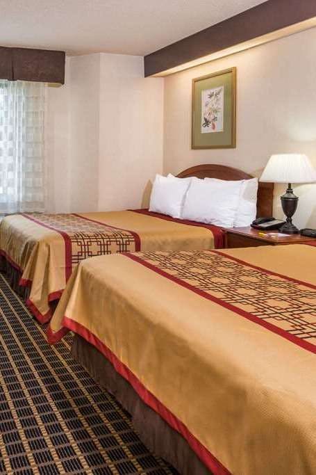 Hotel Days Inn by Wyndham Yadkinville photo 3