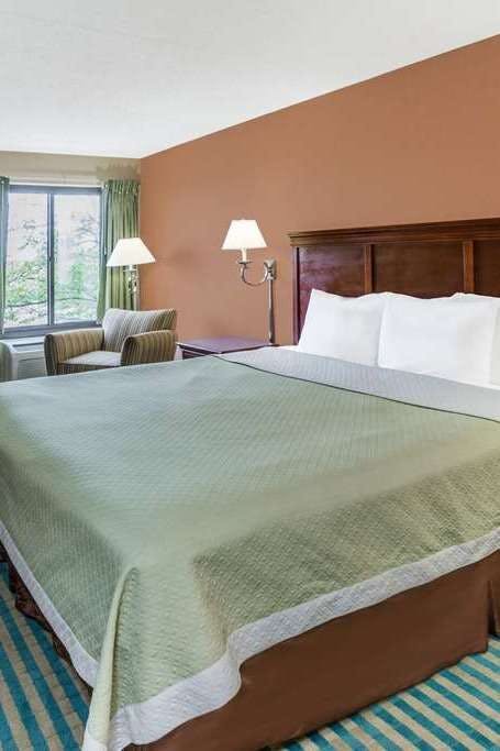 Hotel Days Inn Westminster photo 1