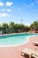 Hotel Super 8 by Wyndham Indio photo 1