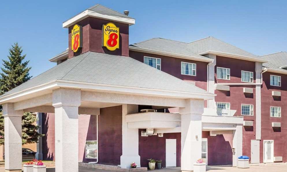 Super 8 Saskatoon Near YXE