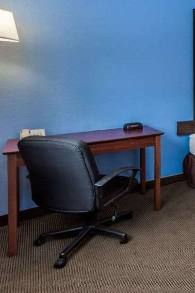 Hotel Super 8 Dubuque photo 3