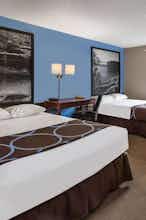 Hotel Super 8 Dubuque photo 2