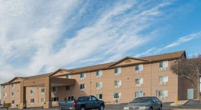 Super 8 by Wyndham Henderson North East Denver