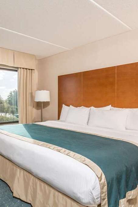 Hotel Wingate by Wyndham Richmond Short Pump photo 1