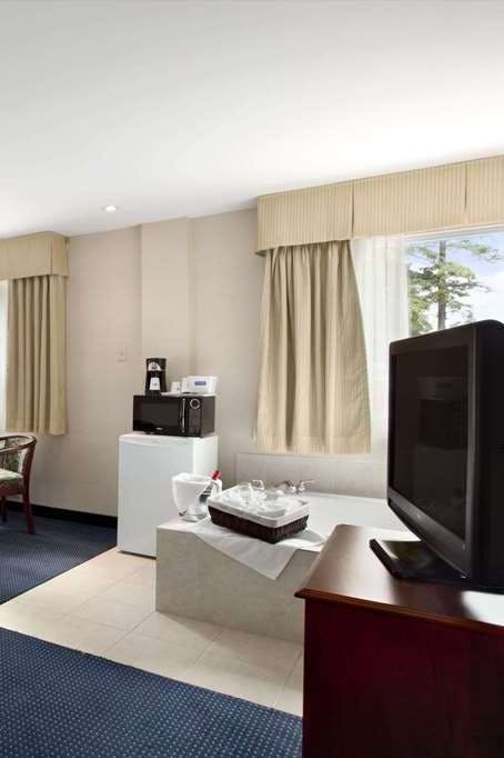 Hotel Travelodge by Wyndham Trenton photo 3