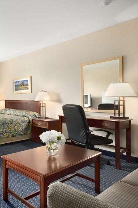 Hotel Travelodge by Wyndham Trenton photo 4