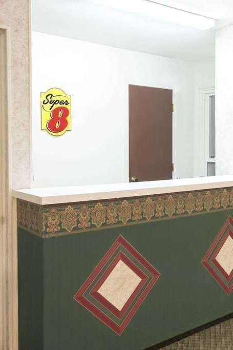 Hotel Super 8 Taylorville IL photo 5
